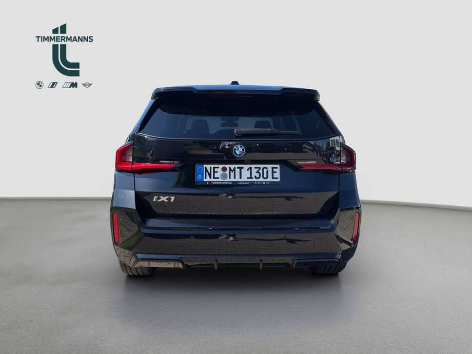 BMW iX1 xDrive30 (Bild 11/18)