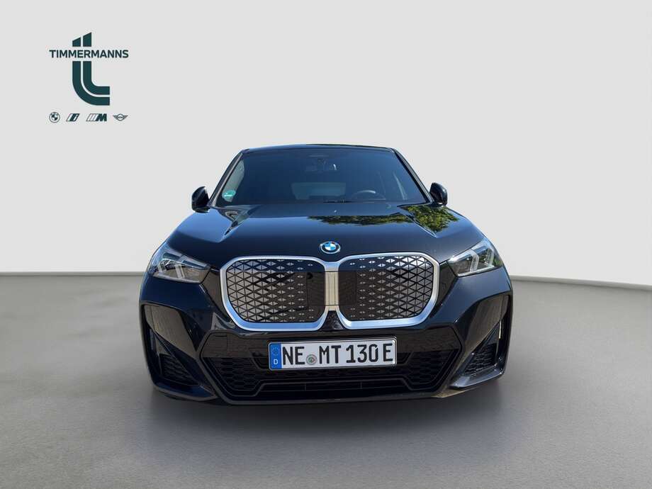 BMW iX1 xDrive30 (Bild 15/18)