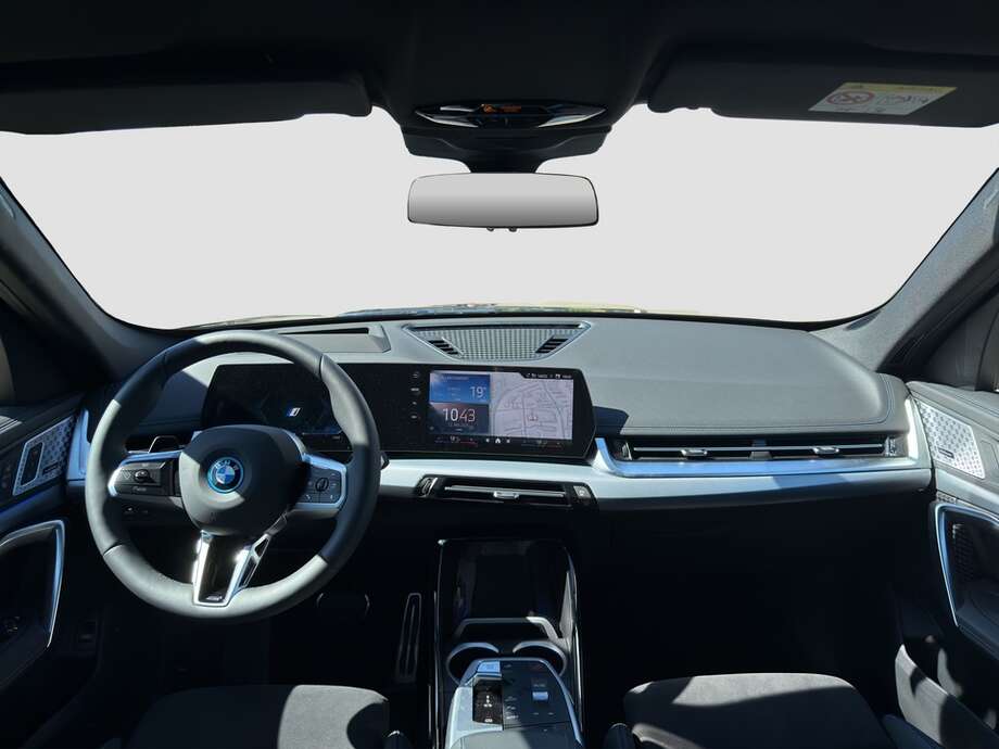 BMW iX1 xDrive30 (Bild 3/18)
