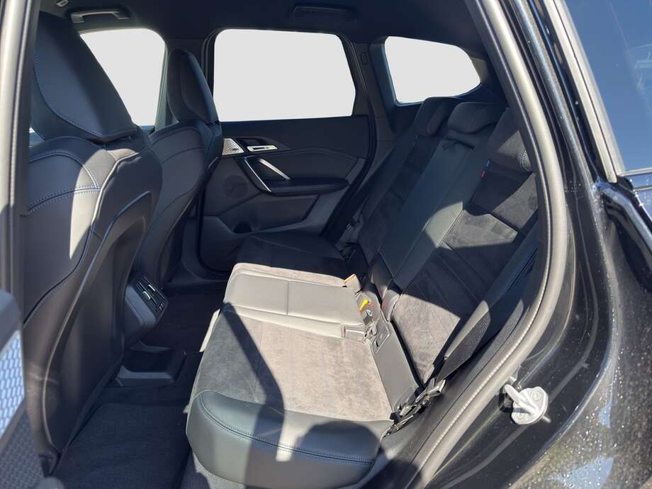 BMW iX1 xDrive30 (Bild 5/18)