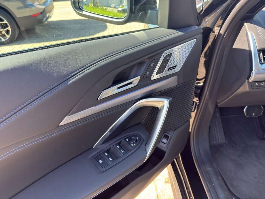 BMW iX1 xDrive30 (Bild 7/18)