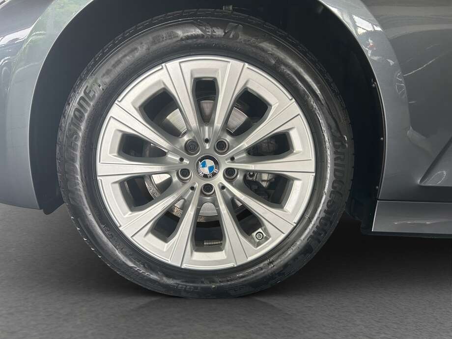 BMW 318i (Bild 15/15)