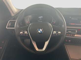 BMW 318i (Bild 2/15)