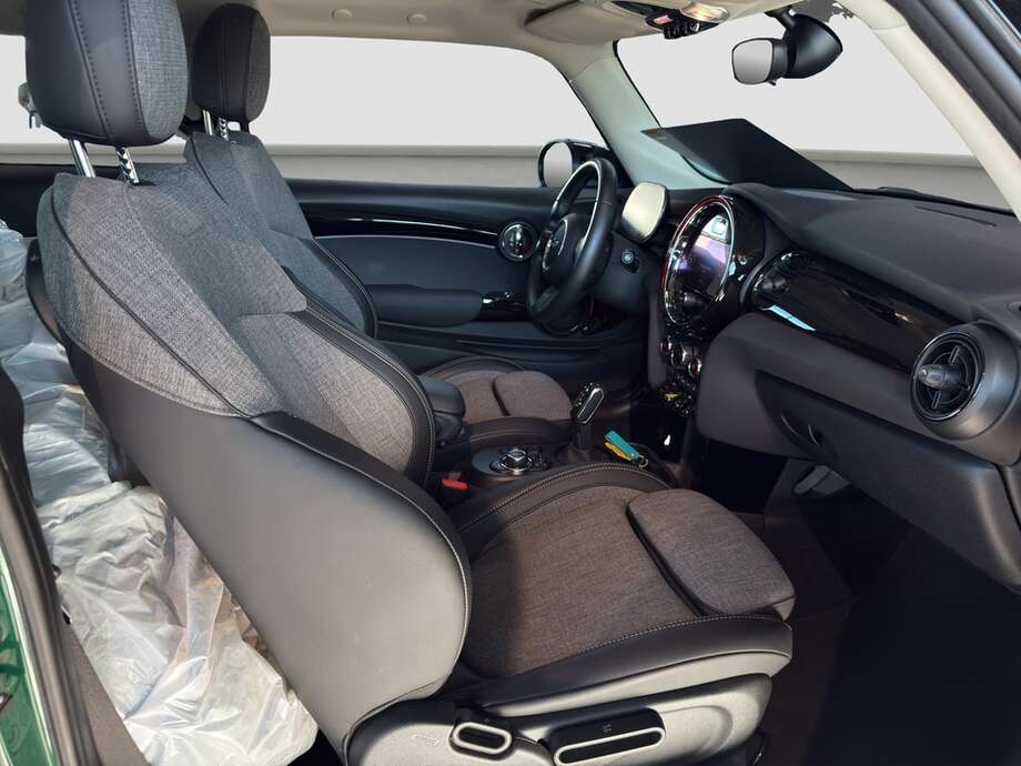 MINI COOPER SE (Bild 15/18)
