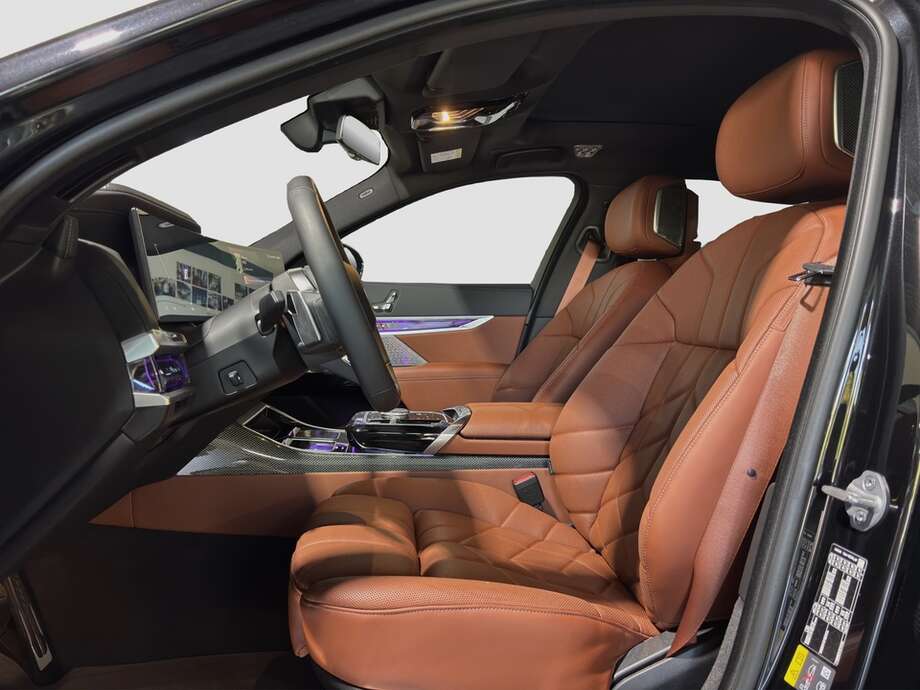 BMW i7 xDrive60 (Bild 16/16)