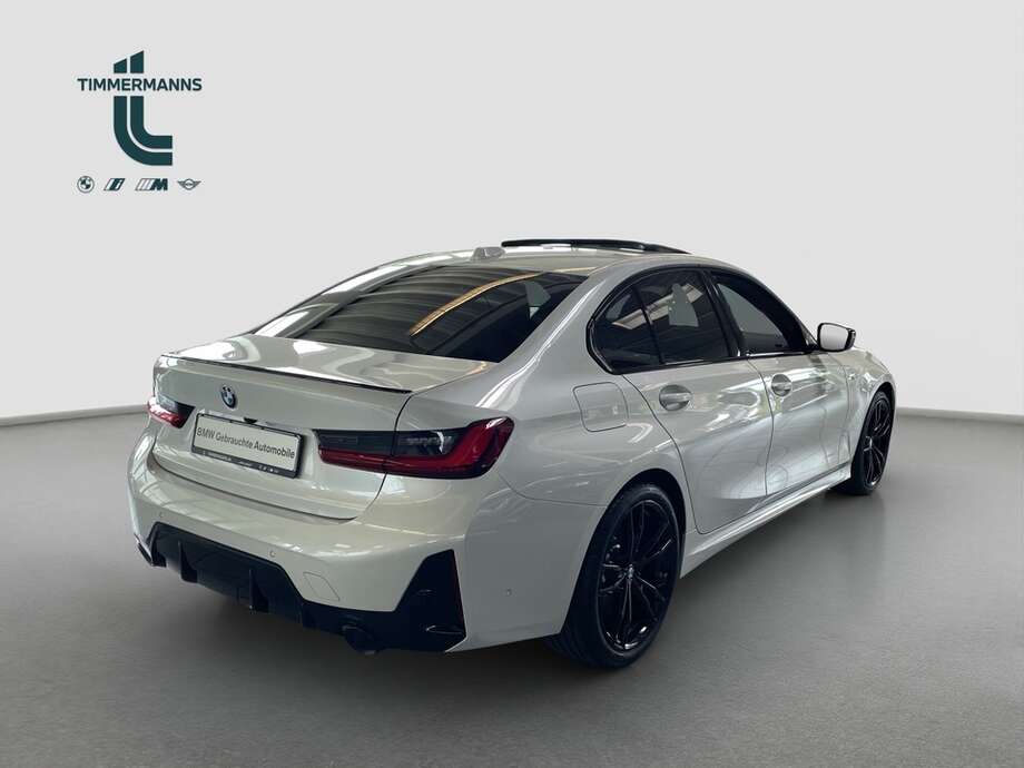 BMW 330i xDrive (Bild 14/18)