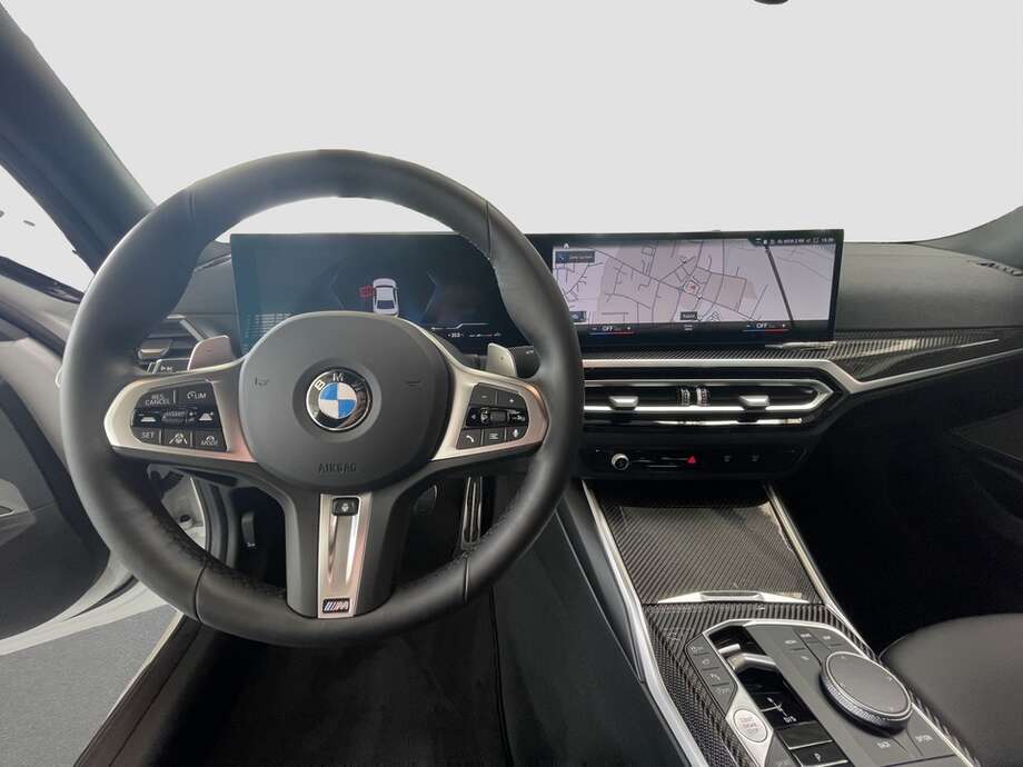 BMW 330i xDrive (Bild 5/18)
