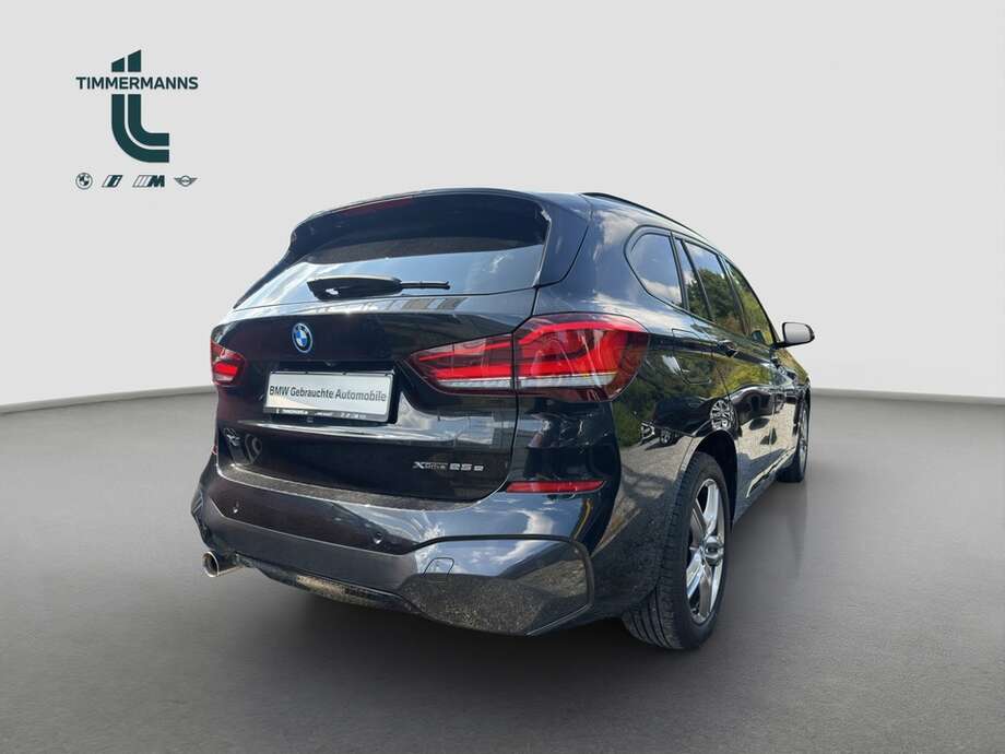 BMW X1 (Bild 12/16)