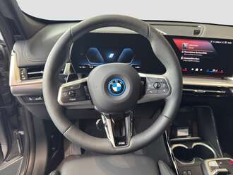 BMW iX1 eDrive20 (Bild 2/16)