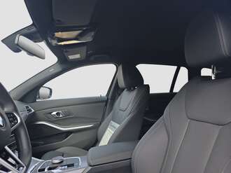 BMW 320d (Bild 2/18)