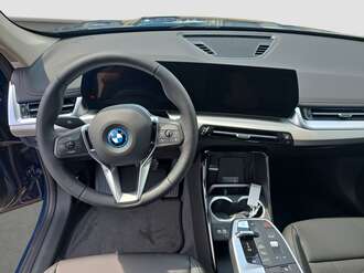 BMW iX1 eDrive20 (Bild 3/18)