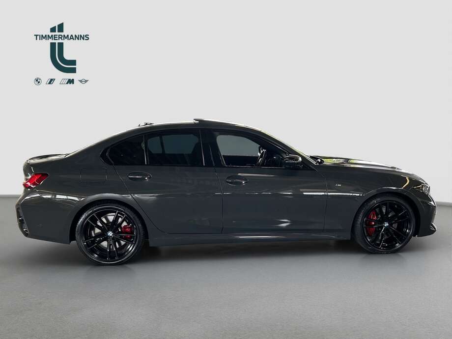 BMW 330i (Bild 14/17)