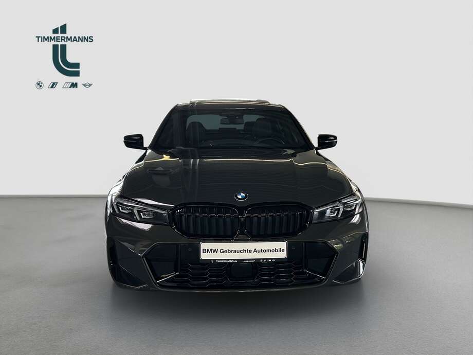 BMW 330i (Bild 16/17)