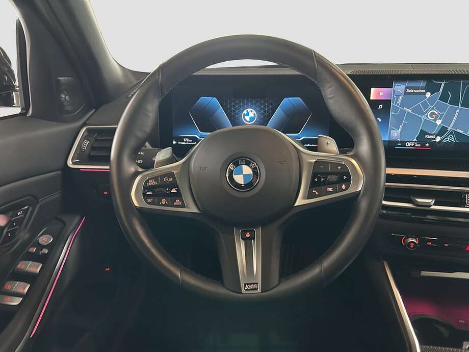 BMW 330i (Bild 4/17)