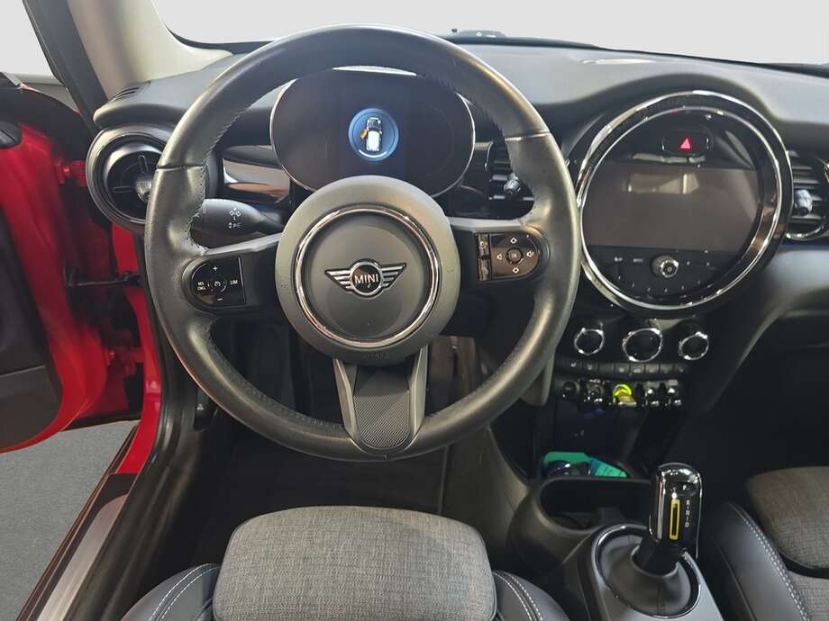 MINI Cooper SE (Bild 4/18)