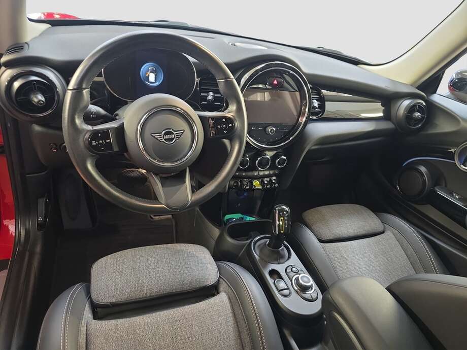 MINI Cooper SE (Bild 5/18)
