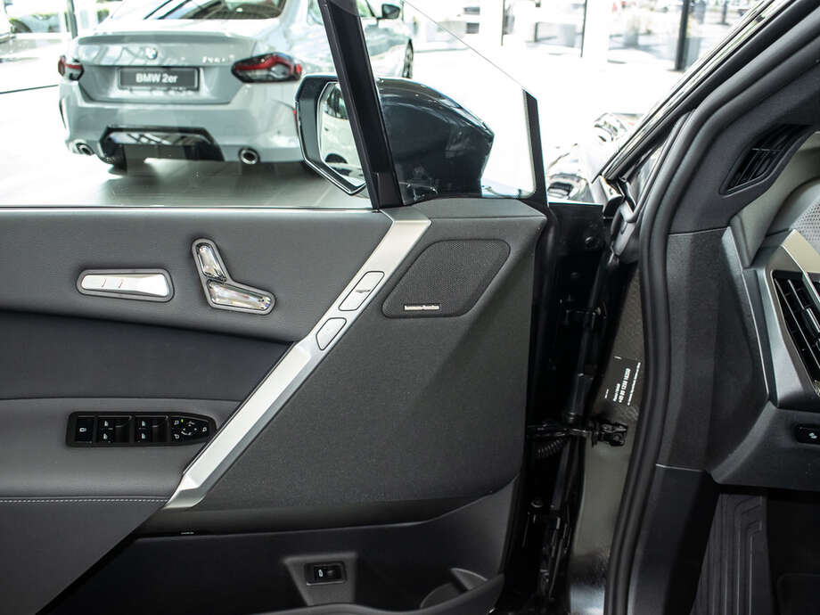 BMW iX (Bild 10/14)