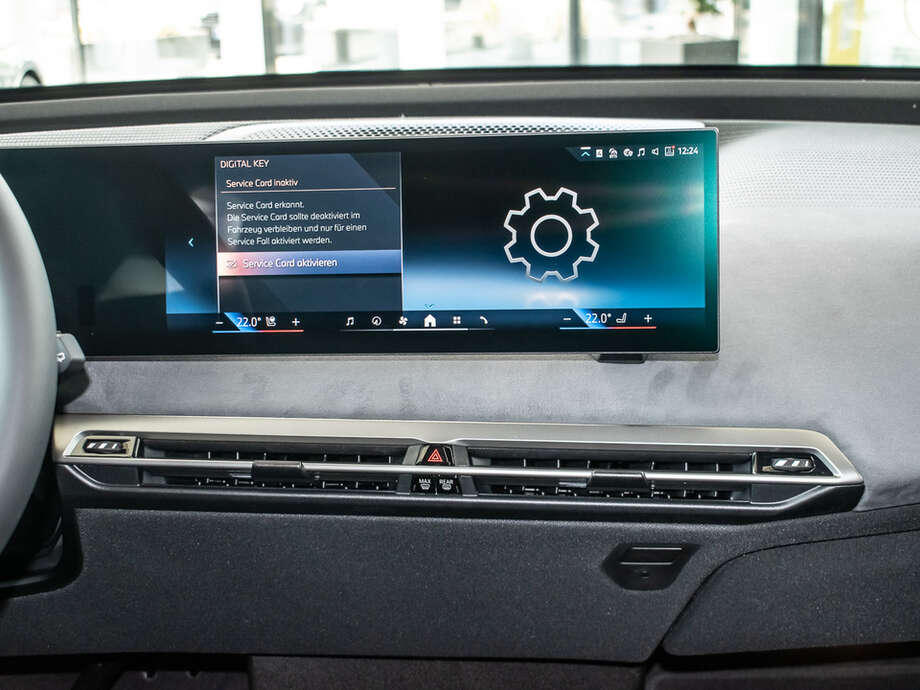 BMW iX (Bild 13/14)