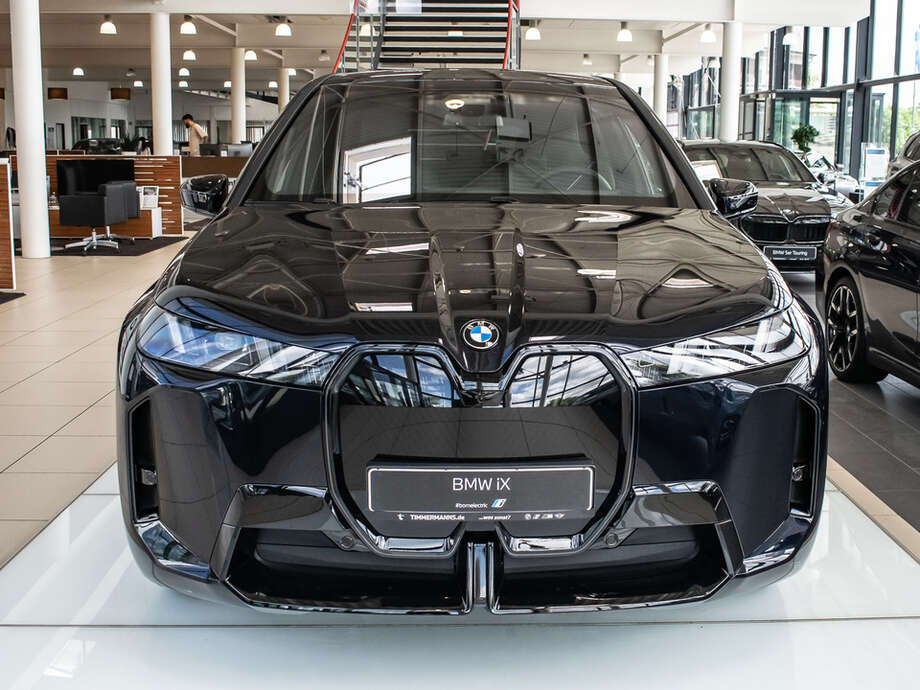 BMW iX (Bild 4/14)
