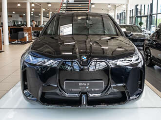 BMW iX (Bild 2/14)