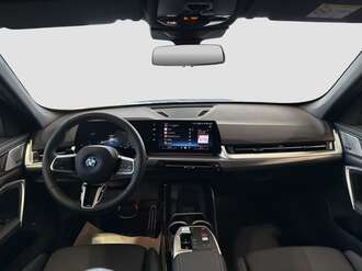 BMW iX1 eDrive20 (Bild 3/17)