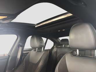 BMW 330i (Bild 2/18)
