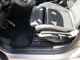 BMW iX1 xDrive30 (Bild 3/19)