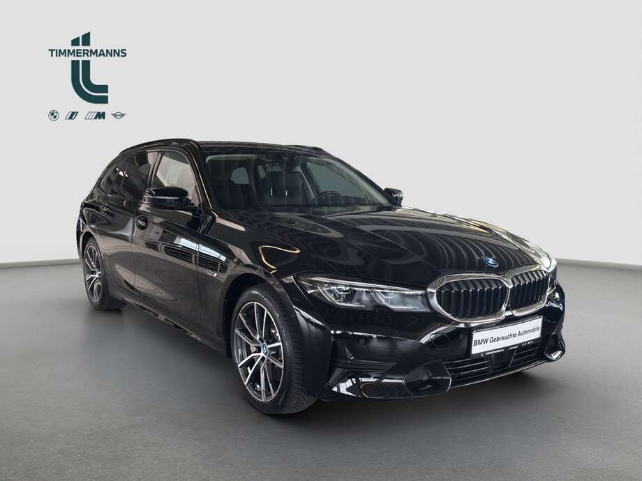 BMW 330e (Bild 13/17)