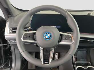 BMW iX1 xDrive30 (Bild 2/17)