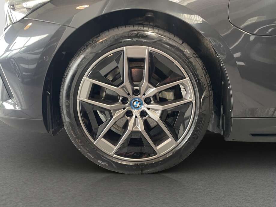 BMW 530 (Bild 9/17)
