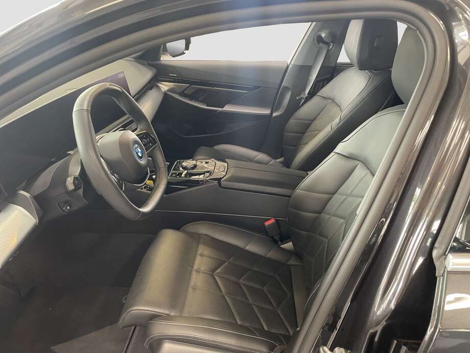 BMW 530 (Bild 10/17)