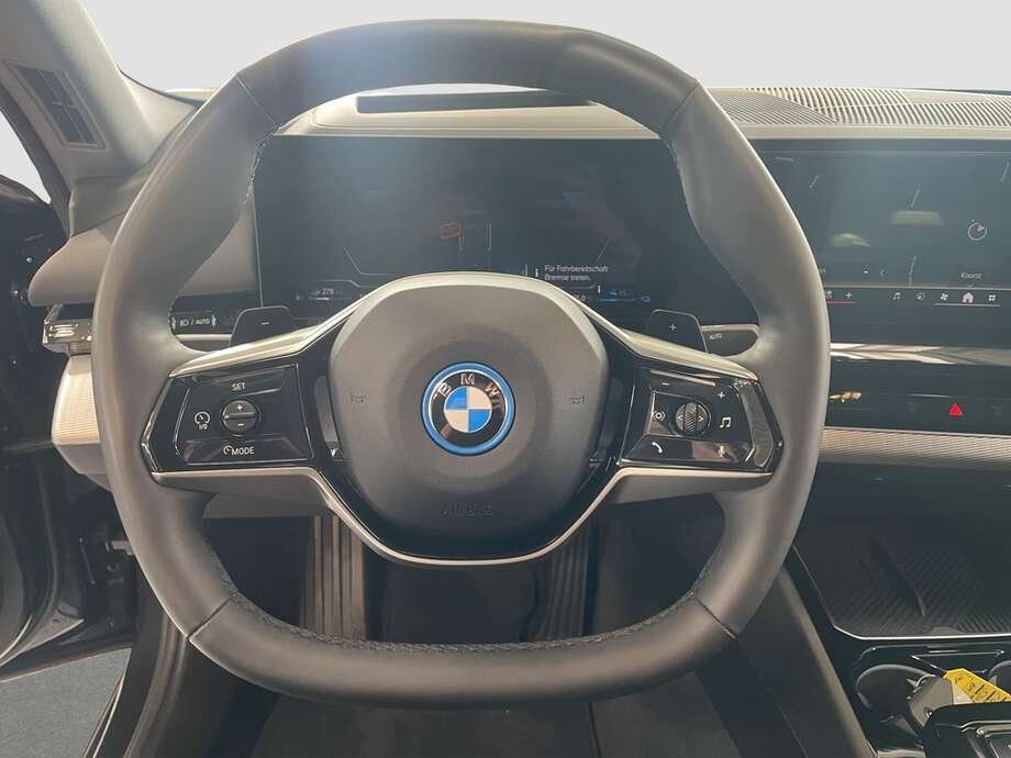 BMW 530 (Bild 11/17)