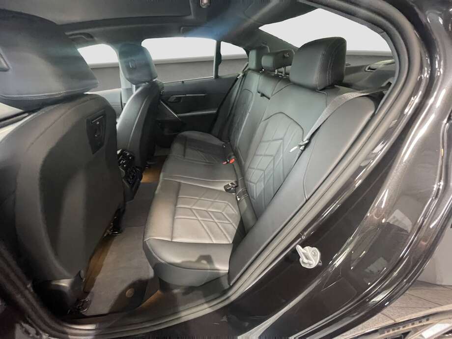 BMW 530 (Bild 13/17)