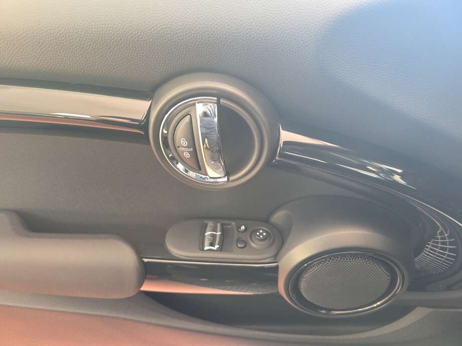 MINI Cooper SE (Bild 8/18)