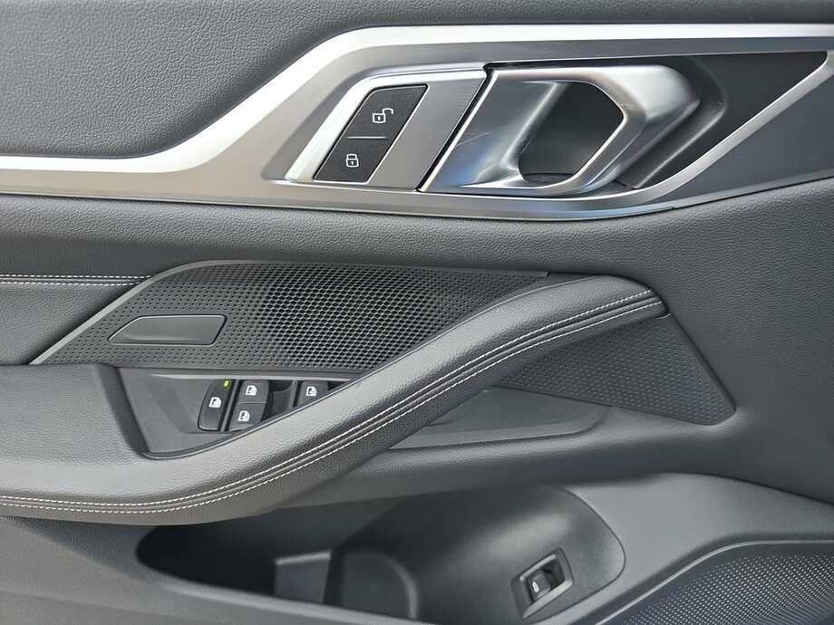 BMW i4 (Bild 8/18)