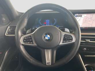 BMW 330i xDrive (Bild 2/18)