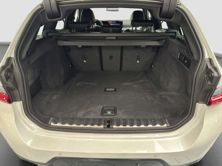 BMW 318d (Bild 7/17)