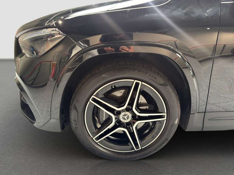 MERCEDES-BENZ GLA 180 (Bild 9/16)