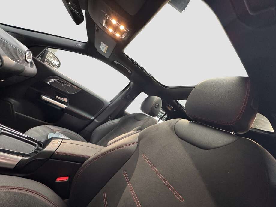 MERCEDES-BENZ GLA 180 (Bild 11/16)