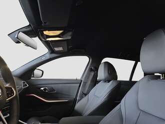 BMW 320d (Bild 1/18)