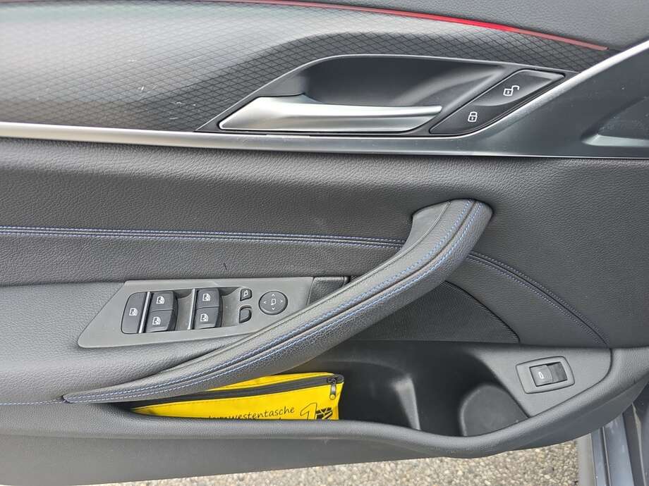 BMW 520d (Bild 8/19)