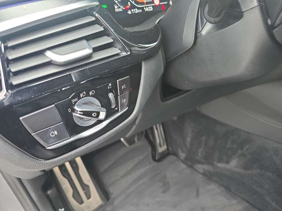 BMW 520d (Bild 9/19)