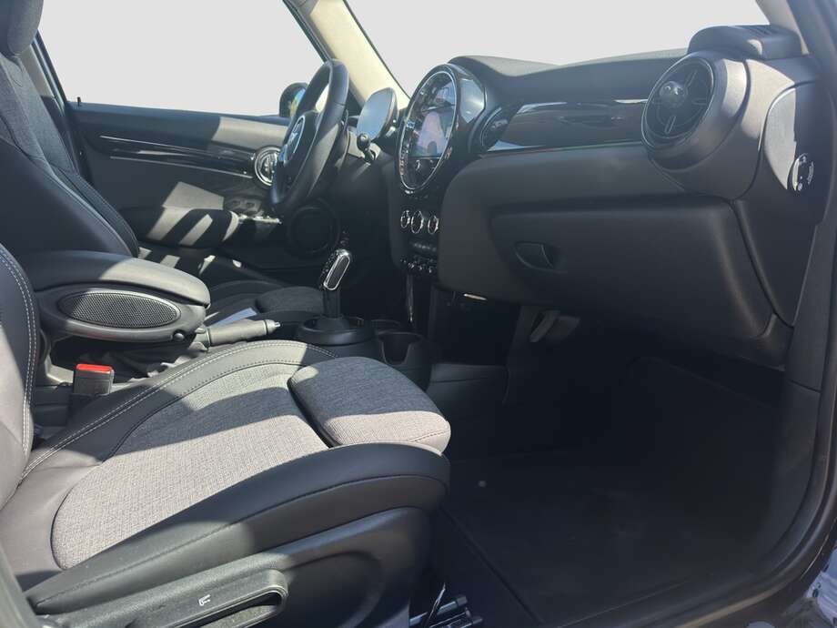 MINI Cooper S (Bild 6/19)
