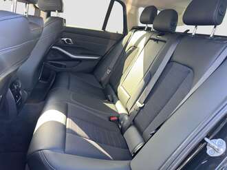 BMW 320d (Bild 3/14)