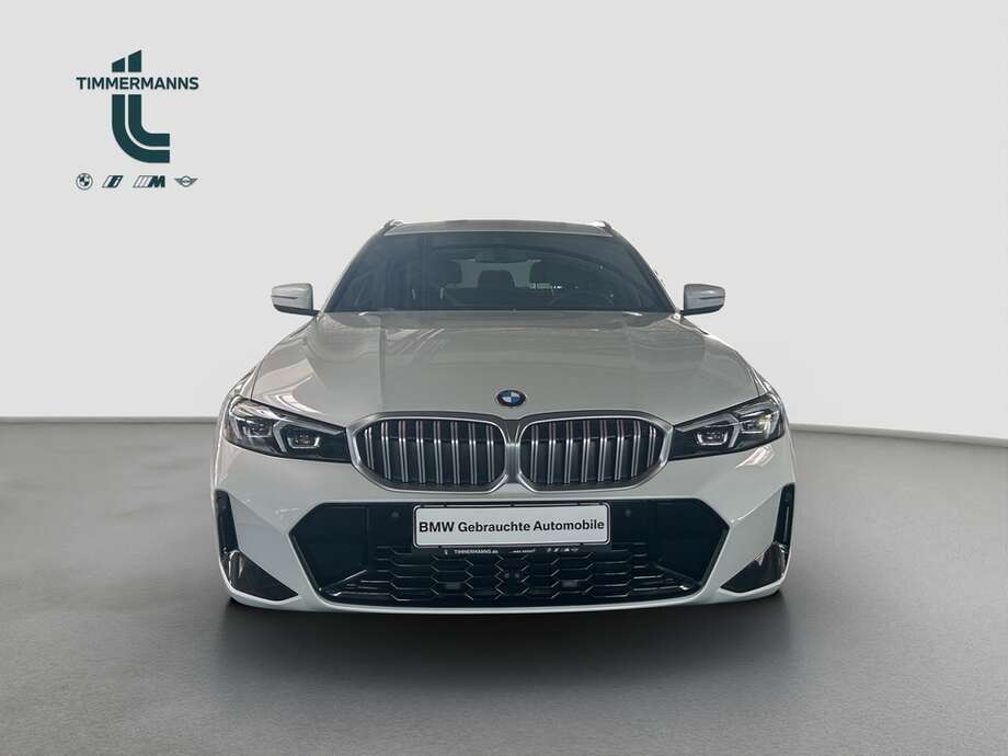 BMW 318d (Bild 12/15)