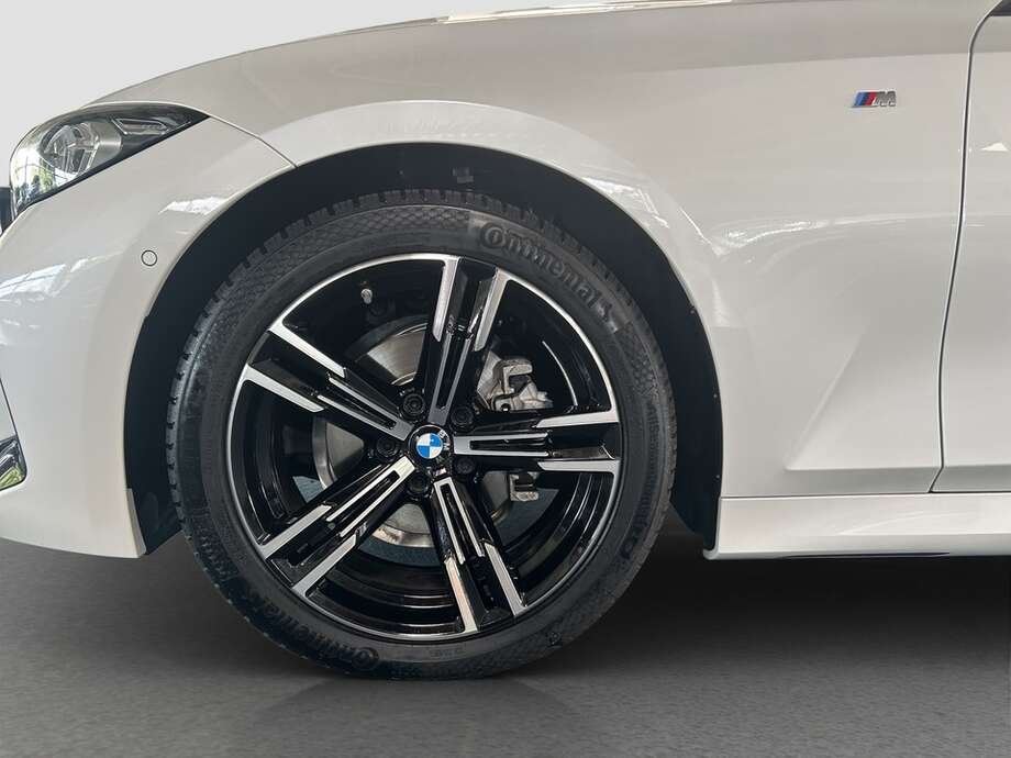 BMW 318d (Bild 13/15)