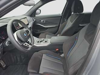 BMW 330i xDrive (Bild 2/2)