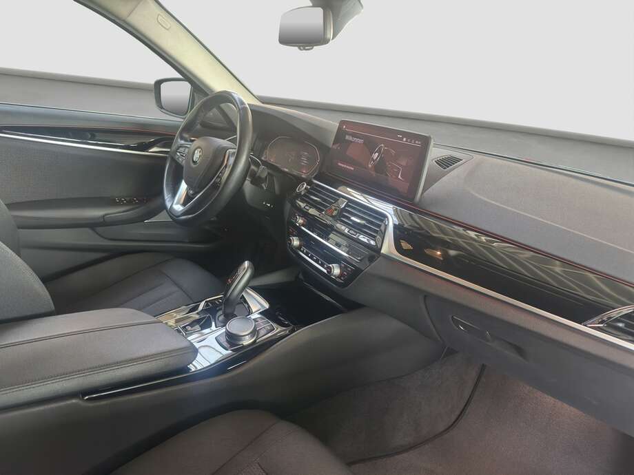 BMW 530d (Bild 6/19)