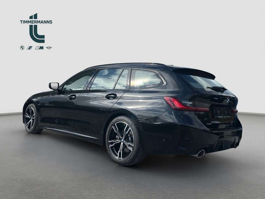 BMW 330i (Bild 12/18)