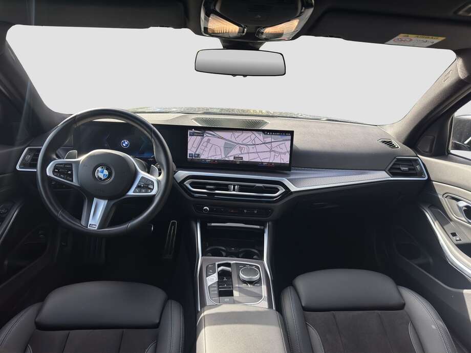BMW 330i (Bild 4/18)
